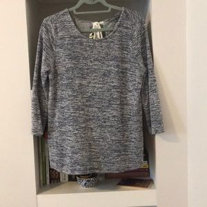 3/4 blue and white comfy shirt